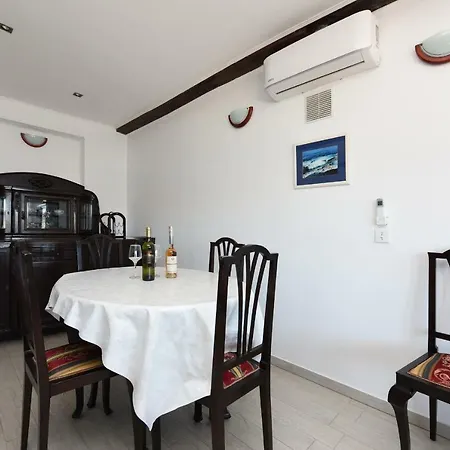 Mitrovic * Maslenica