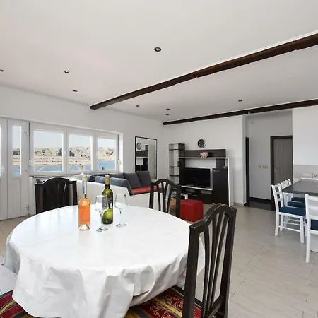 招待所 Mitrovic *